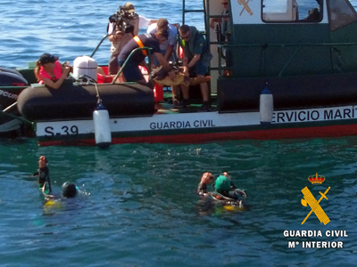 La Comandancia de la Guardia Civil de Almera colabora con Equinac en la suelta de una tortuga boba (Carettacaretta)