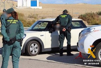 Noticia de Almera 24h: Detenido el conductor de un vehculo en el que transportaba 100 gramos de hachs, 37 gramos MDMA, 7 gramos de Cocana, 22 gramos de Speed y 2 pastillas de xtasis