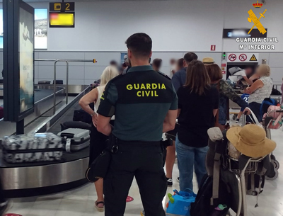 La Guardia Civil alerta de la estafa de las “maletas en el aeropuerto”