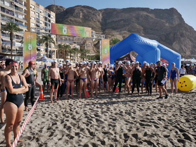 Germn Rodrguez y Gemma Ferrn, primer puesto en la II Travesa a Nado de Aguadulce en distancia 5.000m