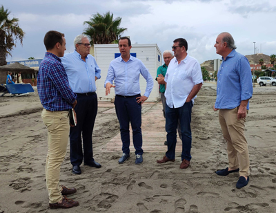 El subdelegado ha visitado hoy la playa de Vera-Natsum, afectada por un temporal de levante el pasado fin de semana 