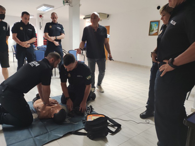 Noticia de Almería 24h: La Policía Local de Mojácar interviene  en un intento de suicidio
