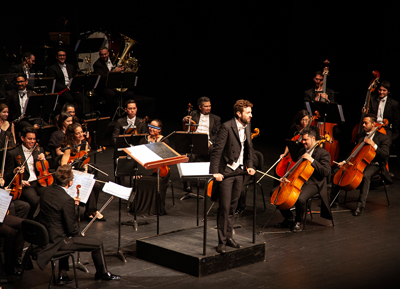 Noticia de Almera 24h: La Royal Film Concert Orchestra lleva 90 minutos de emocin al pblico en el Teatro Auditorio de Roquetas