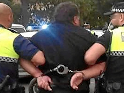 Noticia de Almería 24h: La Policía Local detiene a un individuo por un supuesto delito de lesiones, amenazas y atentado a los agentes de la autoridad