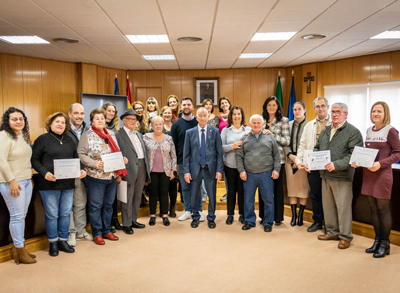 Noticia de Almería 24h: El alcalde entrega los premios del II Concurso de Belenes de asociaciones, mayores y centros educativos 