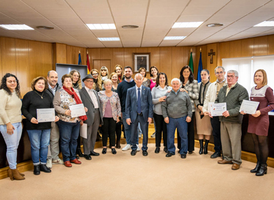 El alcalde entrega los premios del II Concurso de Belenes de asociaciones, mayores y centros educativos 