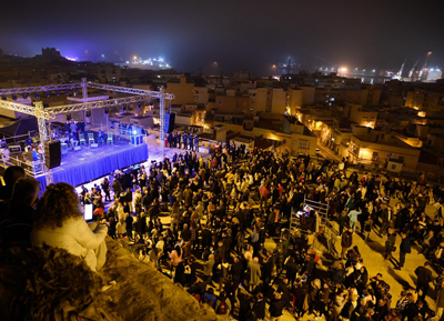Noticia de Almería 24h: Almería se vuelca de nuevo en la celebración de la Pascua Gitana en la Noche de las Candelas, con flamenco, hogueras y potaje 