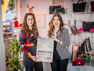 Noticia de Almería 24h: El Ayuntamiento entrega los premios de los comercios ganadores del concurso de escaparates navideños 