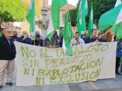 Noticia de Almería 24h: Reclaman al Ayuntamiento de Níjar que cumpla su compromiso de ofrecer un alojamiento digno a todas las personas afectadas por el desalojo de El Walili