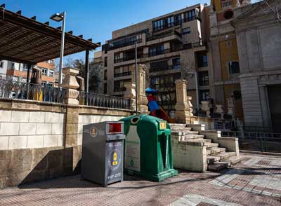 Noticia de Almería 24h: 40.781 litros de aceite de uso doméstico usado se reciclaron en la ciudad el año pasado, un 10% más que en 2021