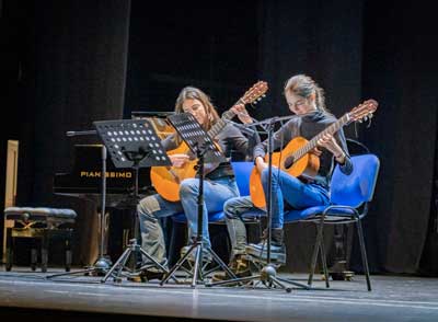 Gran xito del concierto ‘Msica por la paz’ a cargo de alumnos y profesores de la Escuela de Msica, Danza y Teatro de Roquetas