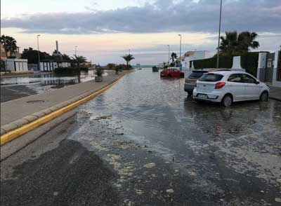 Noticia de Almera 24h: El Alcalde de Vera, Alfonso Garca, exige al Gobierno Central por ensima vez la construccin de los espigones en la zona de playas 