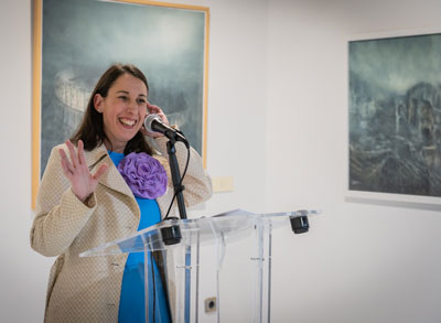 Sarah Thomas present ante 100 personas su novela ‘Saraneo’ en el Castillo de Santa Ana en Roquetas