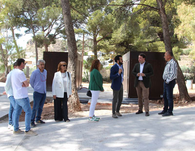 Noticia de Almera 24h: El vicepresidente de Diputacin y el diputado y alcalde de Enix visitan las obras del merendero del municipio
