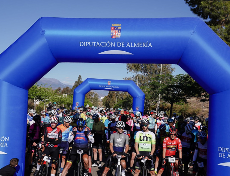 Noticia de Almera 24h: Ms de 300 corredores participan en la XIX edicin de la prueba ciclista Las 4 cimas