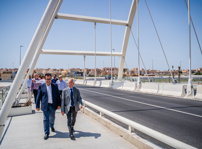 Noticia de Almera 24h: Diputacin entrega al Ayuntamiento de Roquetas de Mar la obra del Puente de La Rambla del Cauelo
