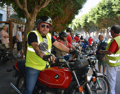La pasin ‘vintage’ de las motos antiguas se exhibe, con ms de 200 unidades, en el Paseo