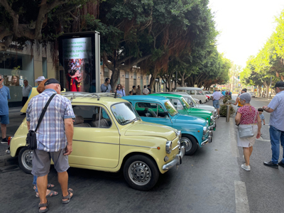Noticia de Almera 24h: Un museo efmero exhibe en la Feria una coleccin de coches Seat 600 y Mini Cooper