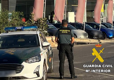 Noticia de Almera 24h: La Guardia Civil detiene a un grupo delictivo que compraba coches de alta gama de forma fraudulenta con la identidad de otras personas