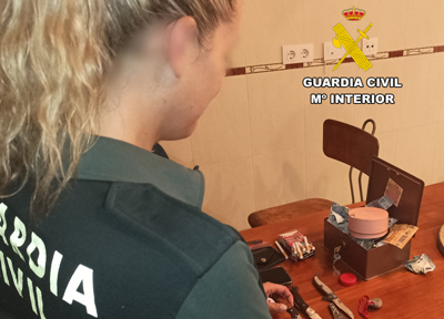 Noticia de Almera 24h: La Guardia Civil detiene a una persona escondida en un armario de la cocina