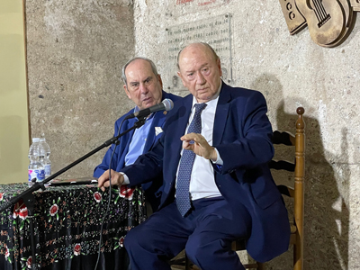 Fosforito sienta ctedra sobre la esencia del flamenco, en el homenaje de la pea El Taranto