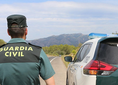 Noticia de Almería 24h: La Guardia Civil investiga al autor de la falsedad en las placas de matrículas de dos vehículos