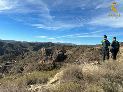 Noticia de Almera 24h: Dos ancianos son auxiliados por la Guardia Civil en Bdar y Canjyar 