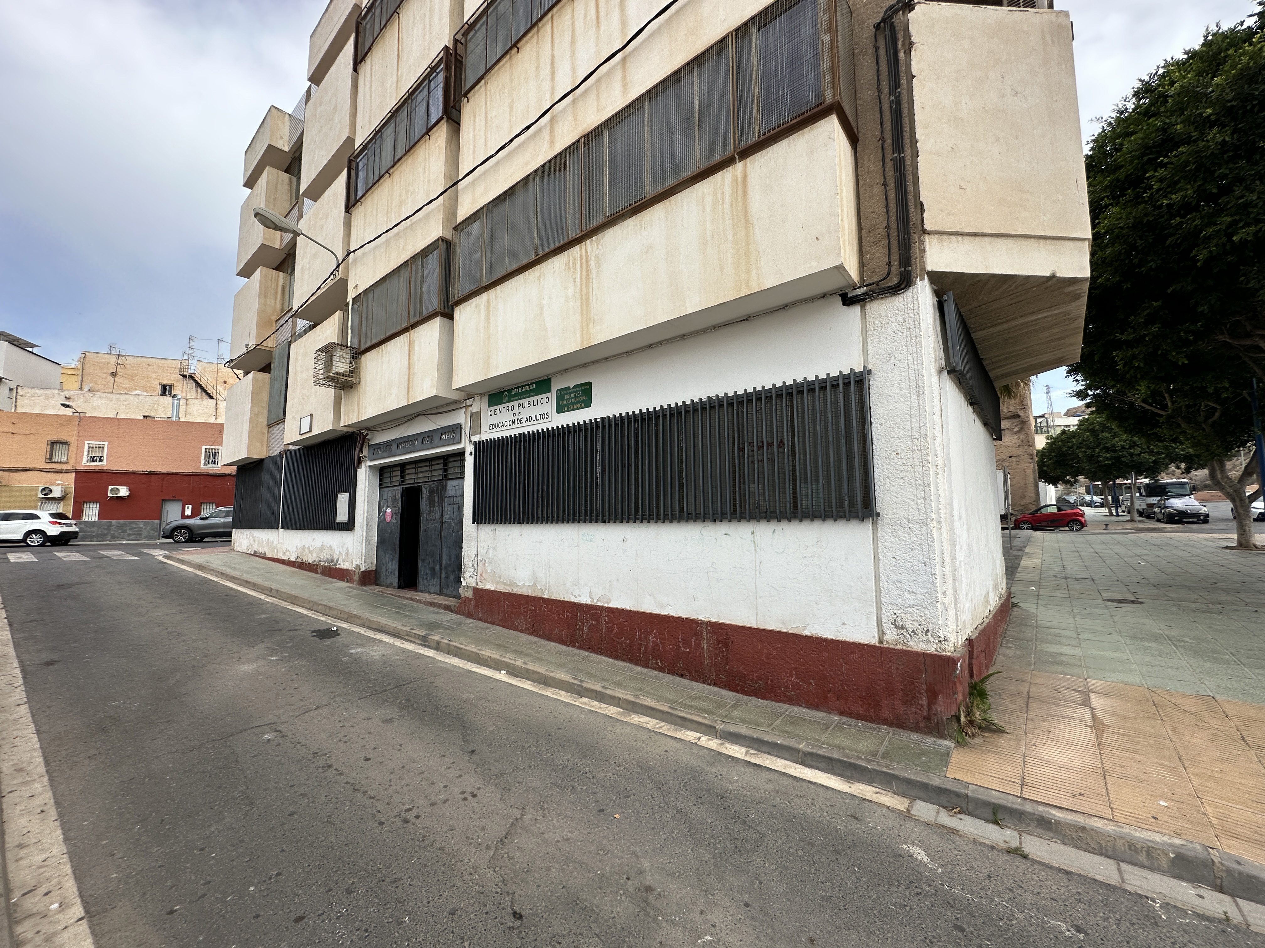 Noticia de Almera 24h: El PSOE exige una solucin urgente al intolerable deterioro del Centro de Adultos de La Chanca