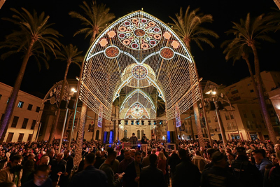 Noticia de Almera 24h: Almera ilumina una Navidad mgica, con un espectculo de msica, humor y alegra en la Plaza de la Catedral 