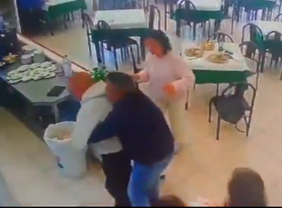 Noticia de Almera 24h: Un Guardia Civil fuera de servicio salva la vida de un ciudadano en un restaurante de Holln 
