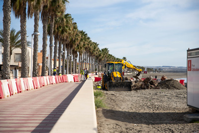 Noticia de Almera 24h: El Ayuntamiento renueva el saneamiento de la Avenida Marinera de Costacabana e instala una red separativa de pluviales