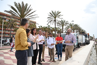 Noticia de Almera 24h: La Alcaldesa de Almera visita la puesta a punto de las playas para Semana Santa