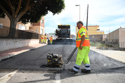 Noticia de Almera 24h: El Ayuntamiento mejora una decena de calles en La Caada de San Urbano 