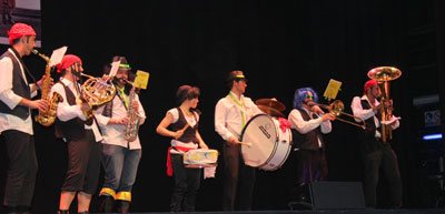 En el encuentro de Agrupaciones de Carnaval de El Ejido 2014 destacan la originalidad de sus letras y la excelente puesta en escena