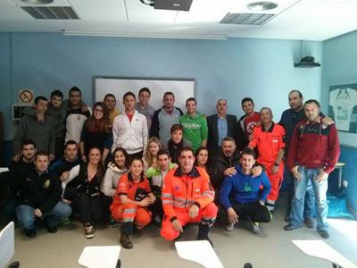 24 voluntarios de Proteccin Civil aprenden tcnicas de reanimacin cardiopulmonar