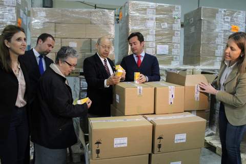 Ayuntamiento y Farmacuticos Sin Fronteras entregan cerca de 300 mil cajas de medicamentos infantiles para proyectos solidarios en Iraq y Nicaragua
