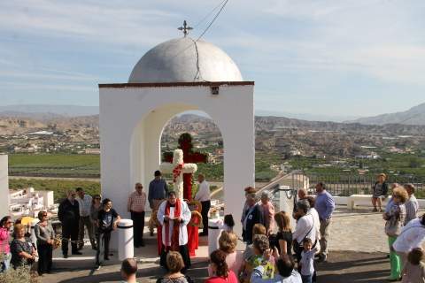 Gdor celebra con alegra y devocin las fiestas de la Cruz de Mayo