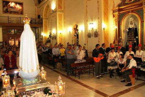 Hachos y antorchas, iluminaron la Romera nocturna en Honor de la Virgen de Ftima en El Convoy