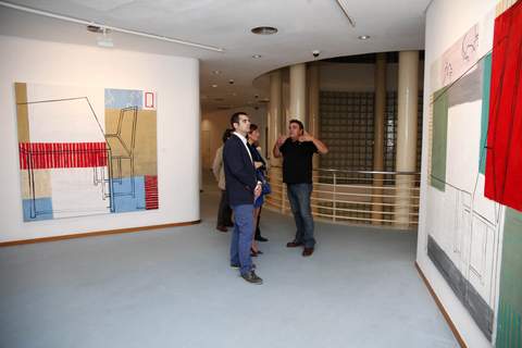 Fernndez-Pacheco inaugura en el CAMA la exposicin de pintura Todo lo mo lo llevo conmigo de Miguel Villarino 