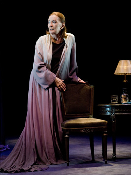 Nuria Espert trae al Festival de Teatro el dramatismo de Shakespeare con ‘La violación de Lucrecia’