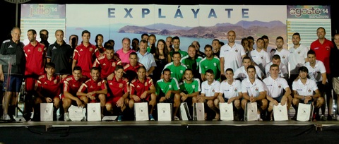 Los mejores jugadores de futbol playa de Espaa, presentaron el II TORNEO DE FUTBOL PLAYA DE Pulp