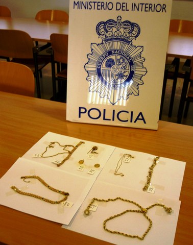 Detenida en Almería una empleada del hogar por robar joyas valoradas en 20.000 euros