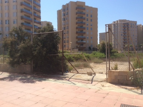 UPyD-Almería denuncia el abandono que padecen varios solares en el barrio de Nueva Almería
