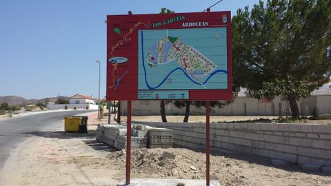 El Ayuntamiento instala seales informativas en diferentes barriadas y en el ncleo urbano
