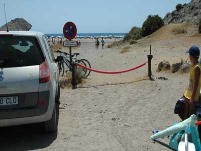 Crece un 14% el nmero de usuarios de los dispositivos de transporte y aparcamiento del Parque Cabo de Gata-Njar este verano