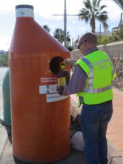 La Guardia Civil detiene a los autores de la sustraccin de ms de 40000 litros de aceite para reciclar