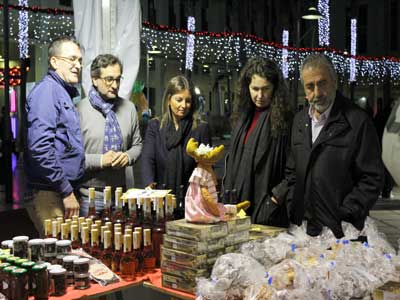 La Plaza Mayor se convierte en un gran escaparate de dulces artesanales elaborados por casi una veintena de rdenes religiosas de toda Espaa
