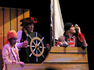 La Mancomunidad lleva a los pueblos del Bajo Andarax el musical Aladdn y Una de piratas