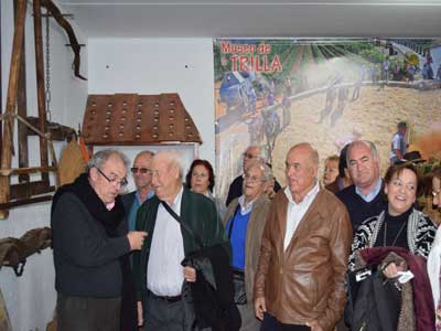 Ms de 200 mayores y pensionistas participan en la convivencia navidea en Albondn