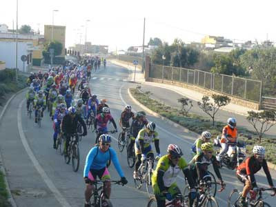 Ciclismo y Solidaridad se unen en el Poniente